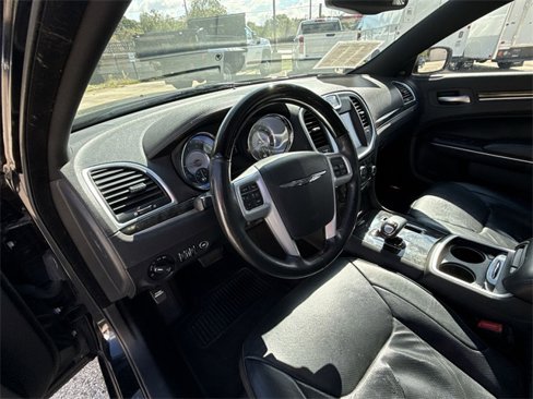 Used 2014 Chrysler 300 C image 10