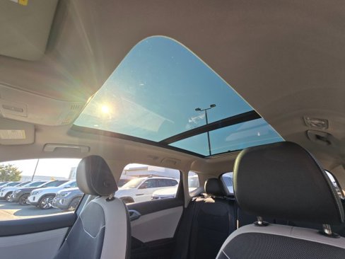 New 2025 Volkswagen Taos SE image 24