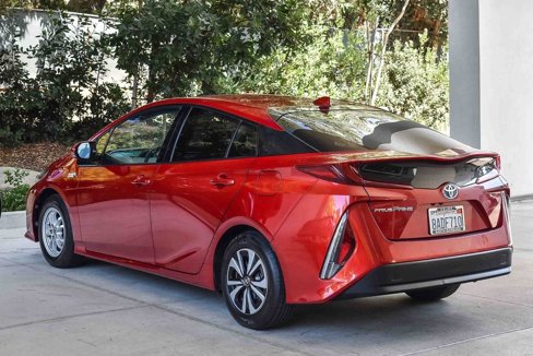 Used 2017 Toyota Prius Prime Premium image 4
