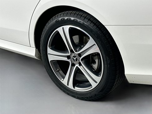 Used 2020 Mercedes-Benz E 350 4MATIC Sedan image 8