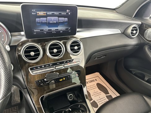 Used 2017 Mercedes-Benz GLC 300 4MATIC image 4