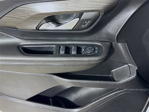 Used 2024 GMC Terrain SLE image 15