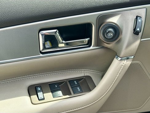Used 2013 Lincoln MKX FWD image 18