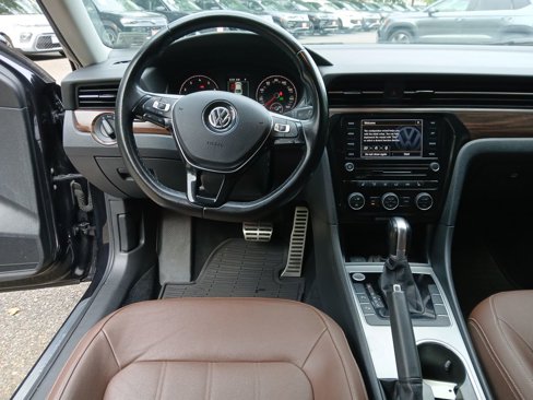 Certified 2020 Volkswagen Passat 2.0T SEL image 14