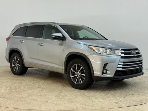 Used 2018 Toyota Highlander XLE image 7