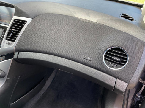 Used 2014 Chevrolet Cruze LT w/ Technology Package image 27