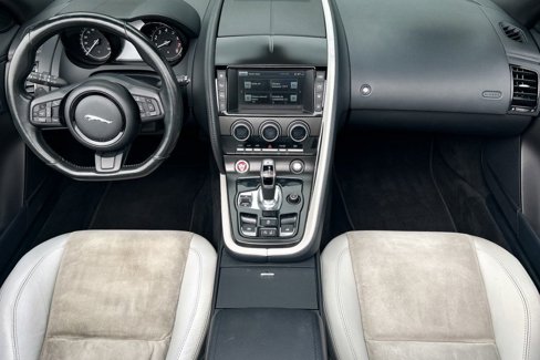 Used 2016 Jaguar F-TYPE Convertible image 3
