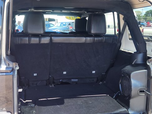 Used 2011 Jeep Wrangler Unlimited 70th Anniversary w/ Connectivity Group image 22