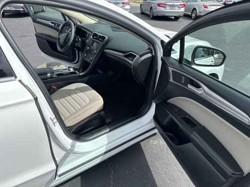 Used 2018 Ford Fusion S image 13