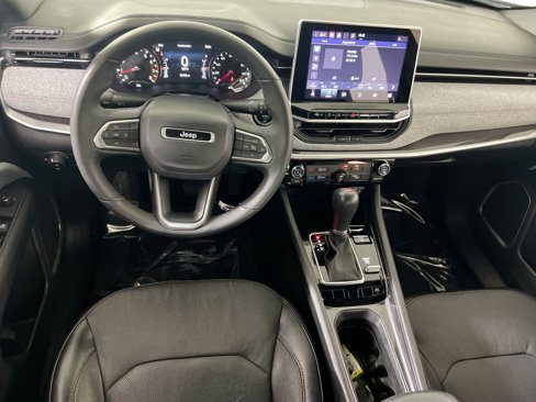 Used 2023 Jeep Compass Latitude image 21