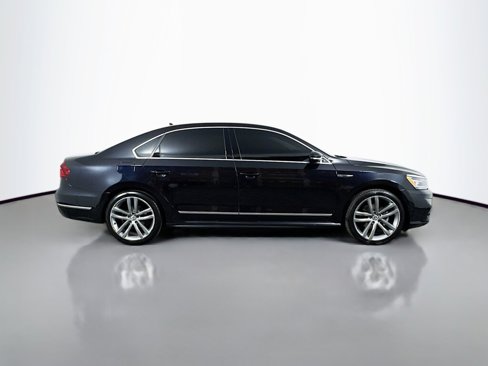 Used 2019 Volkswagen Passat 2.0T SE R-Line image 6