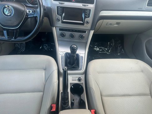 Used 2015 Volkswagen Golf TDI SEL image 24