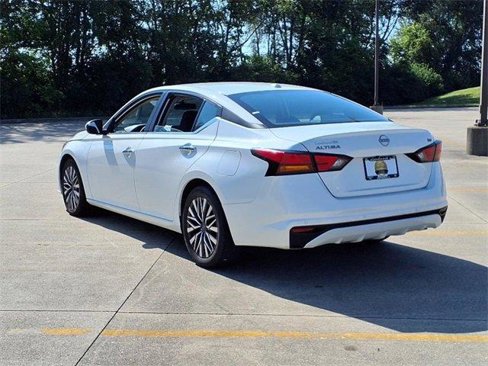 Used 2023 Nissan Altima 2.5 SV image 3