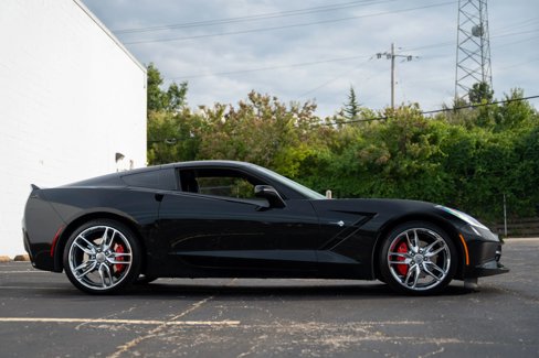 Used 2017 Chevrolet Corvette Stingray Coupe w/ 1LT image 4