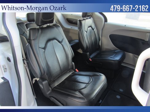 Used 2022 Chrysler Pacifica Touring-L image 28