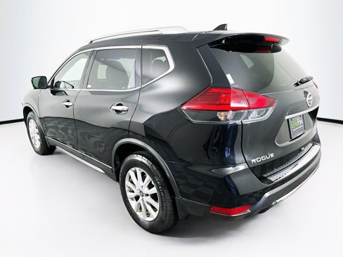 Used 2017 Nissan Rogue SV w/ SV Premium Package image 5
