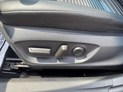 Used 2018 Toyota Camry SE image 23