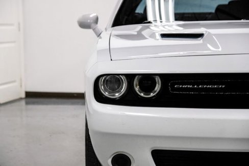 Used 2019 Dodge Challenger SXT image 31