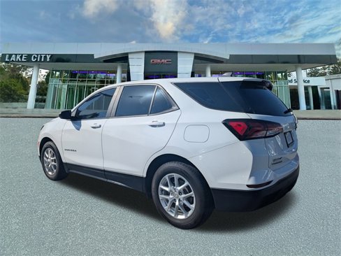 Used 2022 Chevrolet Equinox LS w/ Driver Confidence II Package image 5