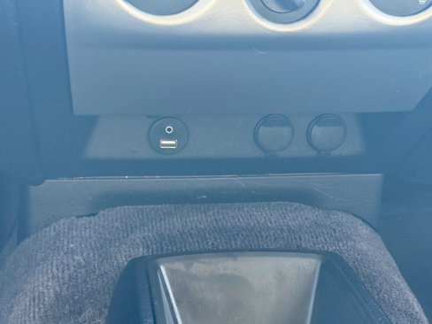 Used 2009 GMC Canyon SLE image 30