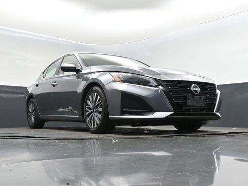 Used 2023 Nissan Altima 2.5 SV image 44
