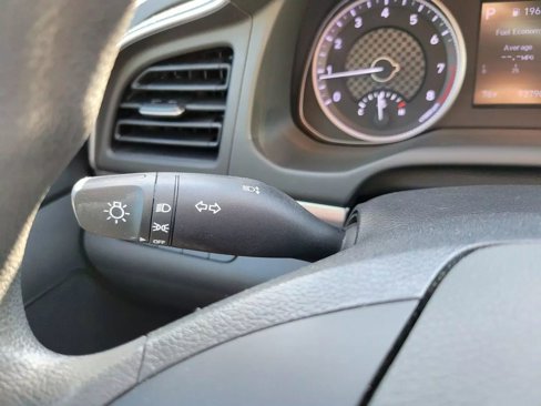 Used 2020 Hyundai Elantra SE image 23