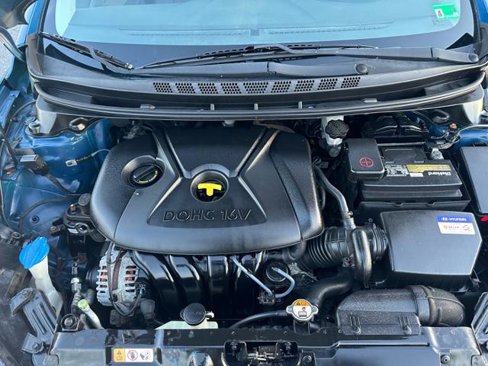 Used 2014 Hyundai Elantra SE image 23