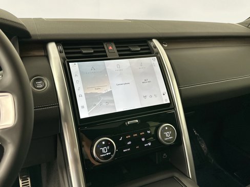 Certified 2025 Land Rover Discovery Dynamic SE image 12