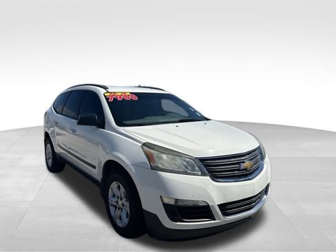 Used 2013 Chevrolet Traverse LS image 1