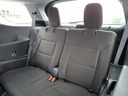 Used 2021 Ford Explorer XLT image 11