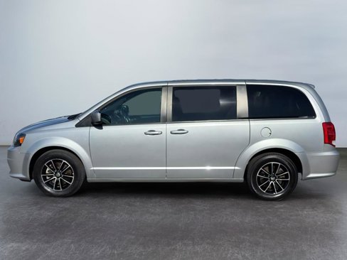 Used 2019 Dodge Grand Caravan GT image 2