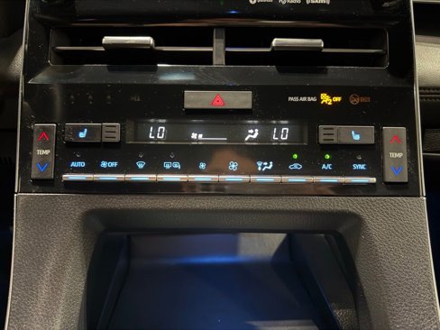 Used 2020 Toyota Avalon XSE image 23