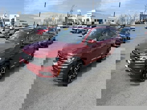 Used 2021 Volkswagen Tiguan SE w/ Panoramic Sunroof Package image 1