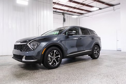 Used 2024 Kia Sportage EX image 3