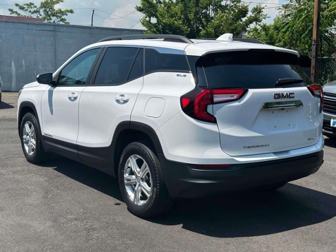Certified 2022 GMC Terrain SLE w/ Driver Convenience Package image 26