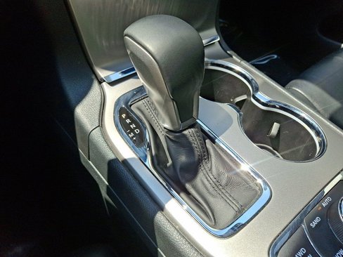 Used 2018 Jeep Grand Cherokee Limited image 15
