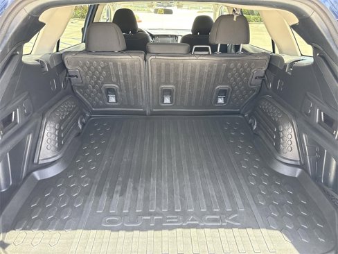 Used 2022 Subaru Outback Premium image 23