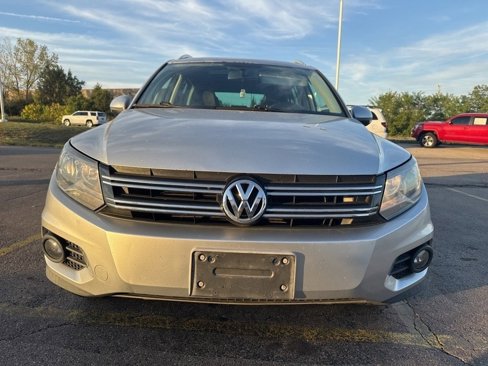 Used 2012 Volkswagen Tiguan S image 3