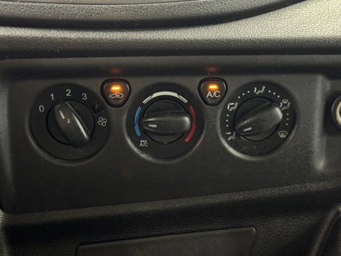Used 2019 Ford Transit 250 130 Medium Roof image 18