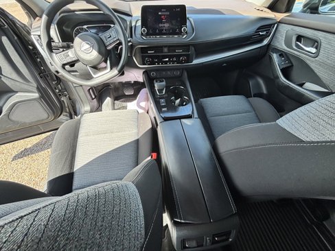 Used 2023 Nissan Rogue SV image 11