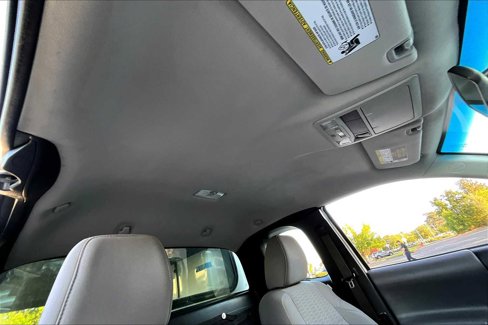 Used 2017 Toyota Tacoma SR image 13
