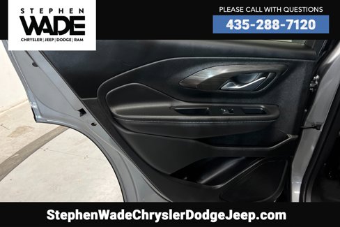 Used 2023 GMC Terrain SLT image 18