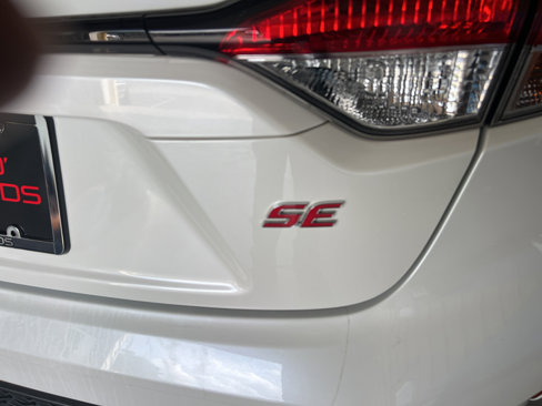 Used 2021 Toyota Corolla SE image 12