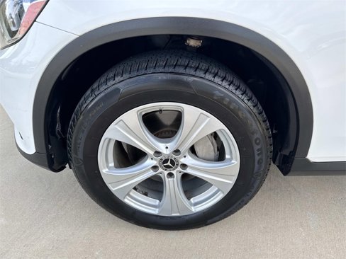 Used 2017 Mercedes-Benz GLC 300 image 4