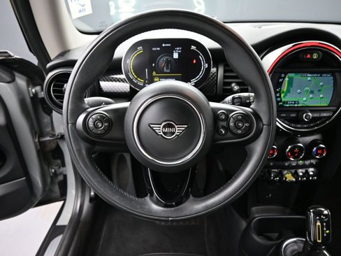 Used 2020 MINI Cooper SE w/ 6.5" Touchscreen Package image 16