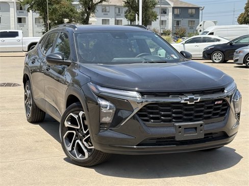 Used 2024 Chevrolet Trax RS w/ Sunroof Package image 2