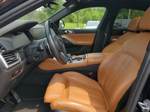 Used 2022 BMW X6 xDrive40i w/ Executive Package image 8