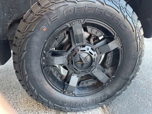 Used 2020 Chevrolet Silverado 3500 LT w/ Texas Edition image 42