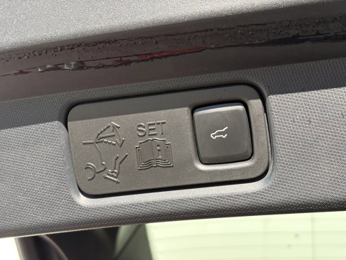 Used 2021 Ford Mustang Mach-E Premium image 11