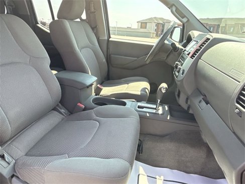 Used 2014 Nissan Frontier SV image 31